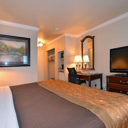 Best Western Inn Of МакАлестър Екстериор снимка